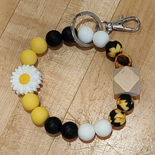 Load image into Gallery viewer, Sunflower wristlet