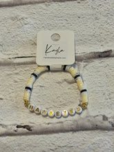 Load image into Gallery viewer, Hawkeyes friendship bracelet