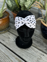 Load image into Gallery viewer, Tan with black hearts headband