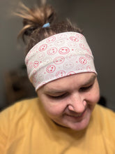 Load image into Gallery viewer, Similes with heart eyes Headband