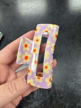 Load image into Gallery viewer, Flower power hair clip

